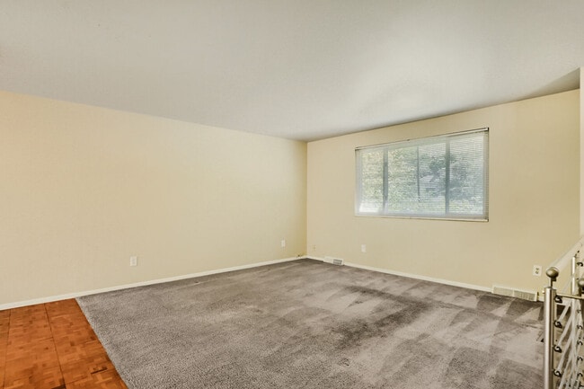 Photo - 104 East St
