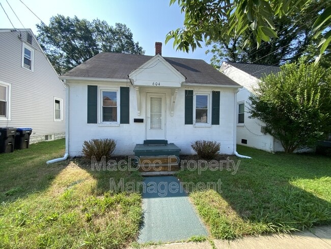 Building Photo - 604 Maury St Rental