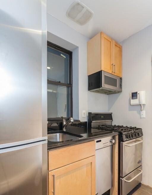 Photo - 40 Avenue B Unit 6/4W