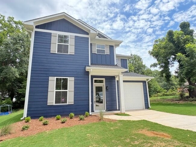 Photo - 707 Williams St