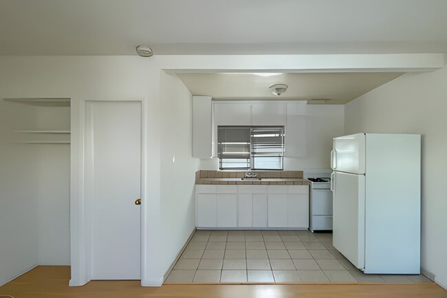 Photo - Centinela Apartments