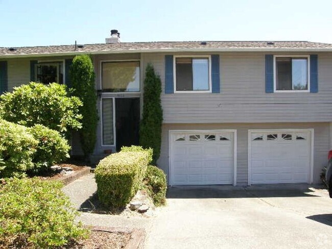 Building Photo - N Tacoma 3bdr 2.5 bath home w/ VIEW of Mt ...