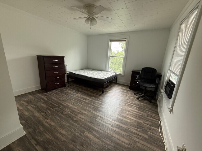 Photo - 215 Prospect St