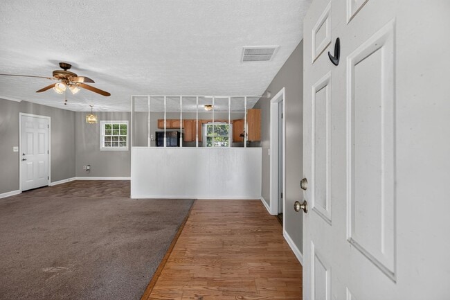 495 Valerie Cir