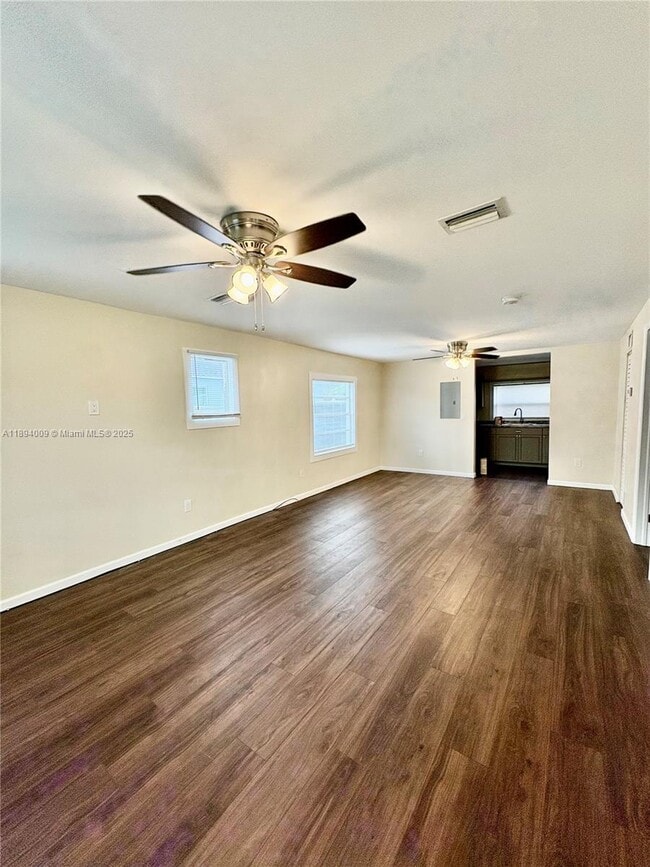 Photo - 702 50th St Unidad 1
