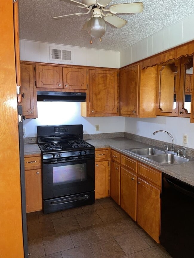 319 S 48th W Ave