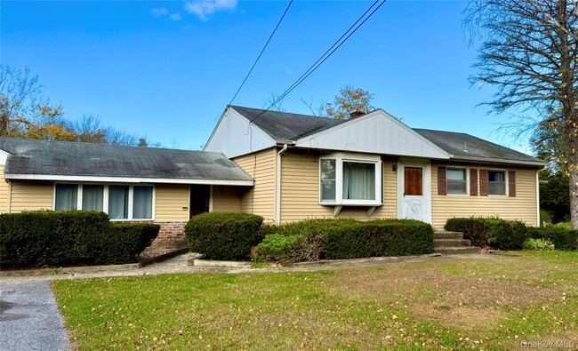 Building Photo - 1063 Violet Ave