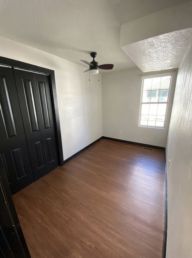 1421 45th St Unit 0