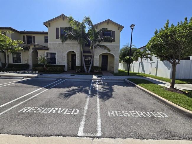Building Photo - 10632 W 33rd Ln Rental