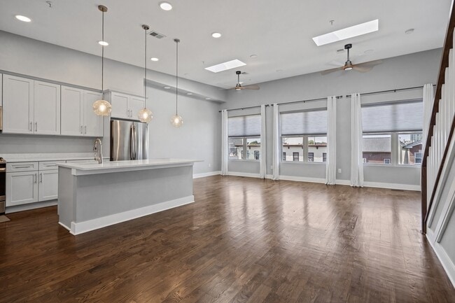 Photo - 50 Laidlaw Ave Unit 3