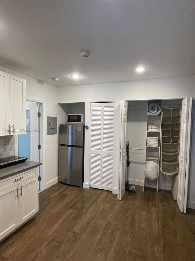 Photo - 1313 NE 3rd St Unidad Studio