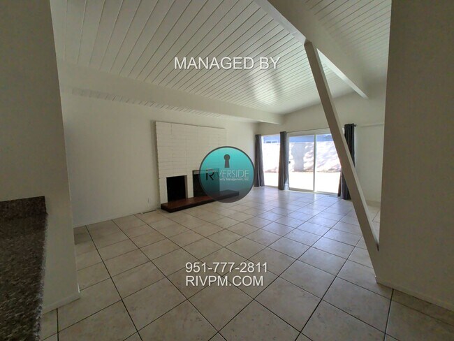 Photo - Mid-Century Modern Beauty with Spacious Backyard