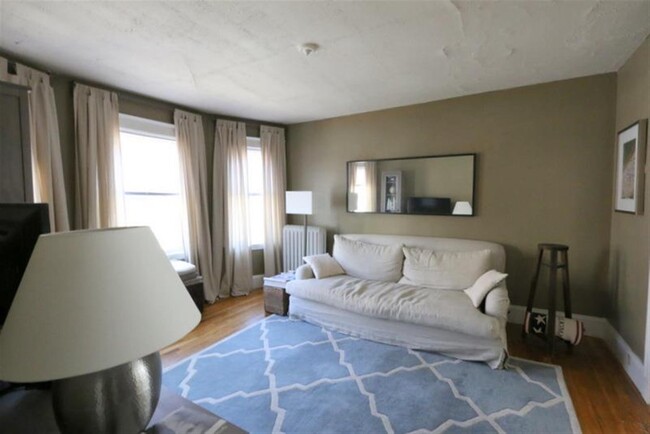 Building Photo - 56 Standish St Unit 1 Rental