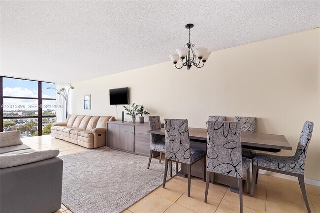 Photo - 800 Parkview Dr Unit 901