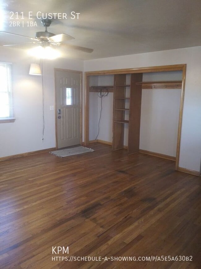 Photo - 211 E Custer St