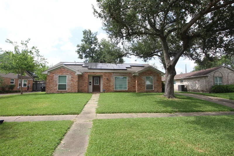 Photo - 8207 Sharpcrest St House