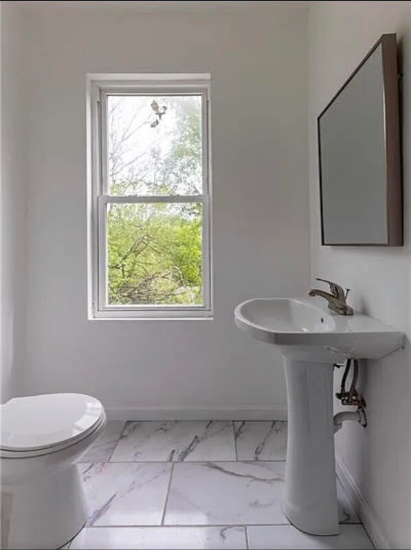 Photo - 417 E Burgess St