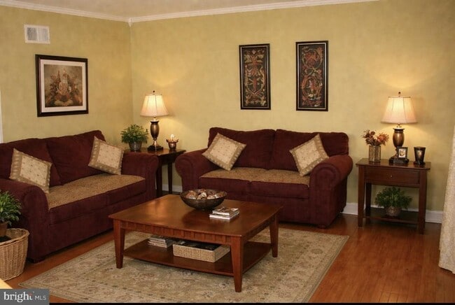 Photo - 228 Cobblestone Ln