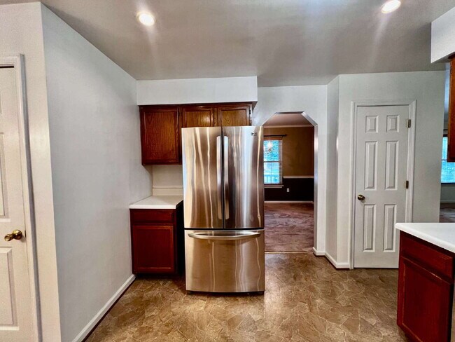 Photo - OPEN HOUSE SUNDAY THE 21ST 1PM-3PM! Move-In Special: Receive $1,300 off your first full month’s r...