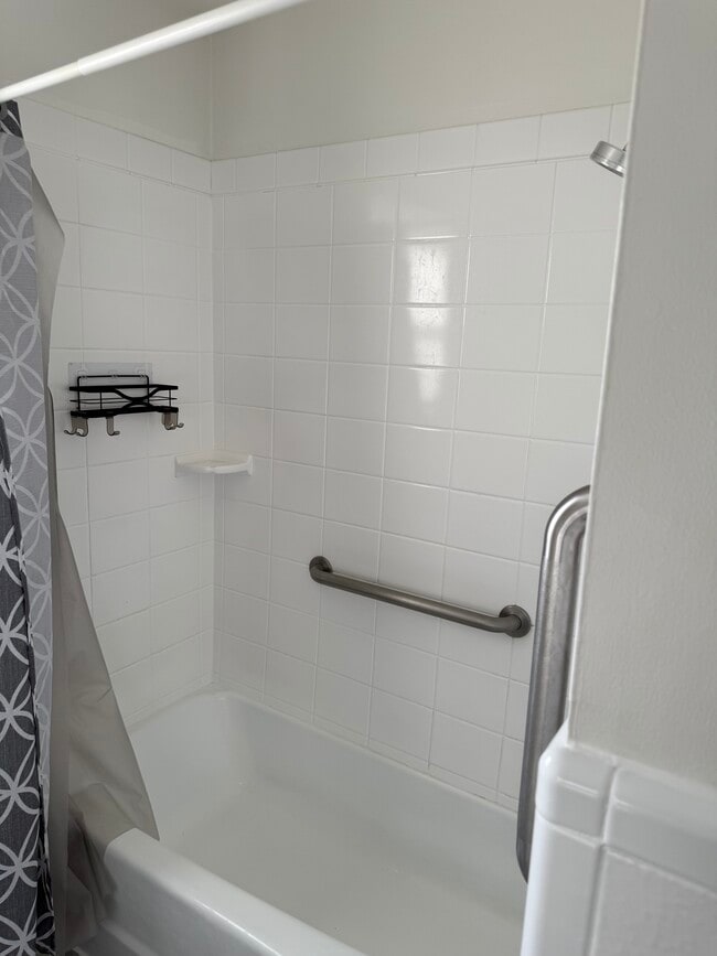 Photo - 18 Avalon Blvd Unidad East