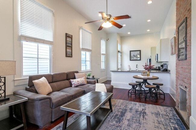 Photo - 1525 Carondelet St Apartment Unit ID1269208P