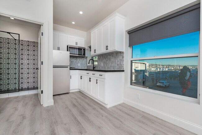 Photo - 305 Main St Unit 5