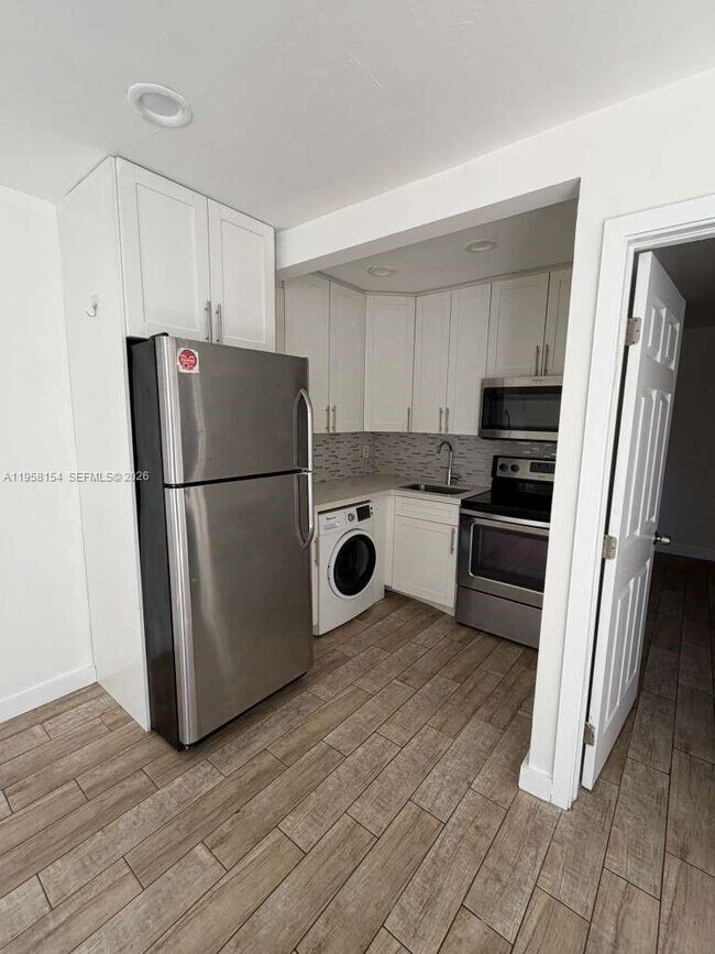 Photo - 5843 Harding St Unidad 1-2