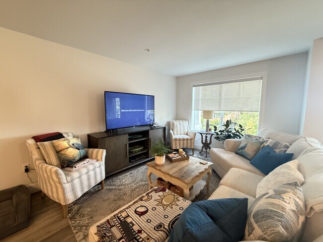 Photo - 210 First Ave W