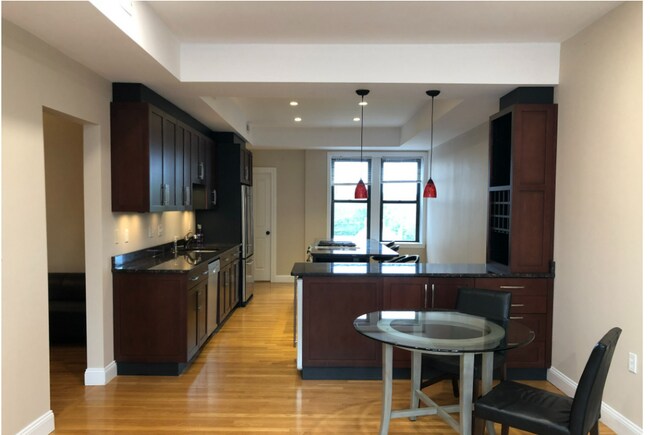 Photo - 2021 Commonwealth Ave Unit D