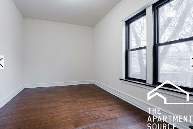 Photo - 2426 N Sawyer Ave Unidad 7