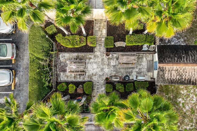 Courtyard - 5901 Fairfield Ave S