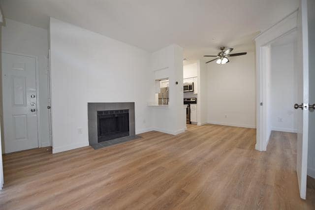 Building Photo - 3701 Cedarplaza Ln Unit 111