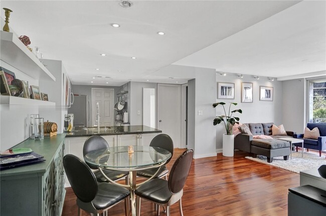 Photo - 770 Claughton Island Dr Unidad 403
