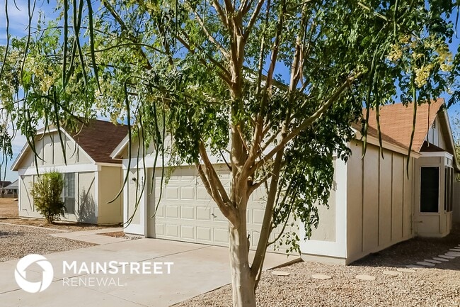 Photo - 4520 N 106th Ave