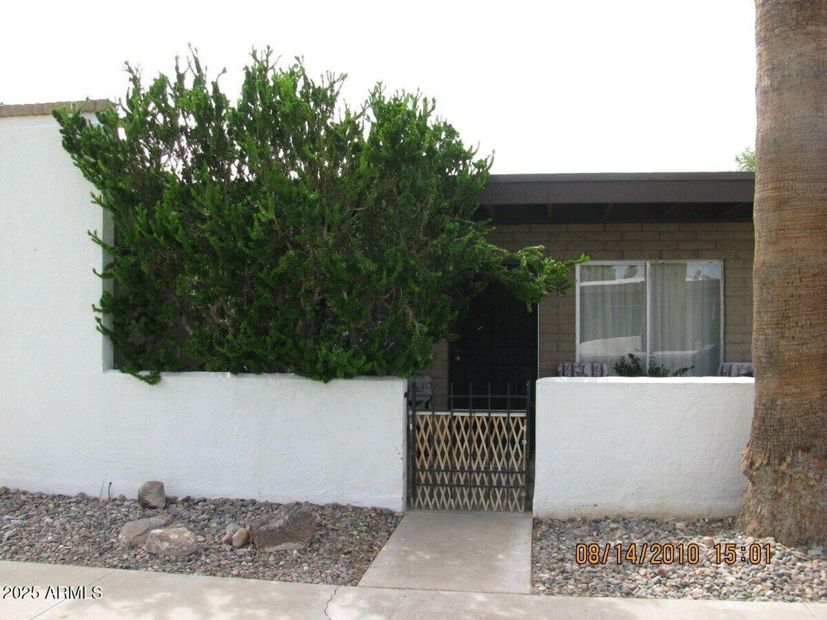 Photo - 200 Old Litchfield Rd Townhome