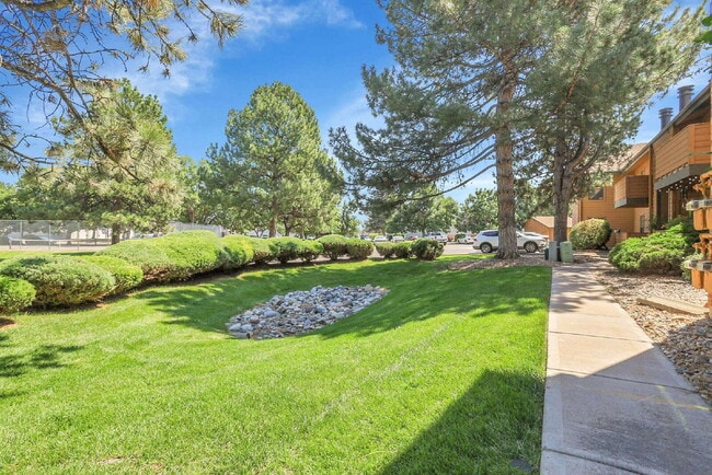 Building Photo - $1,895 - 2 Bed, 2 Bath Condo in Lakewood w... Unit #4-207