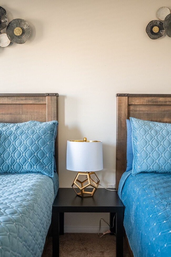 Photo - 104 Esther Cres Unité SI ID1345823P