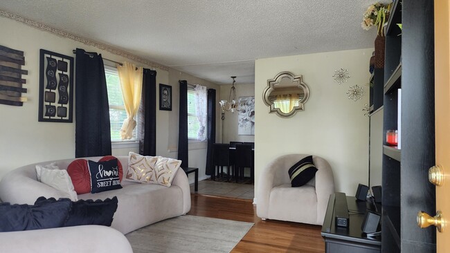 Photo - 713 Abington Dr