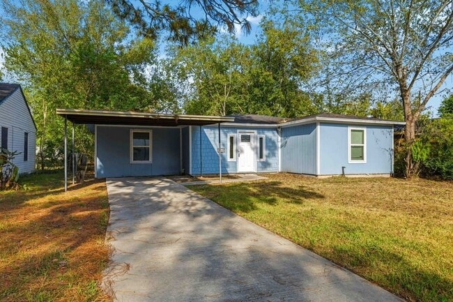 Photo - 5223 Windemere St