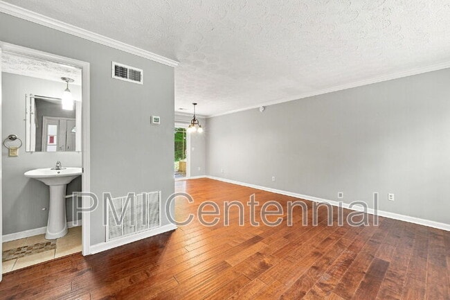 Photo - 281 Flagstone Way