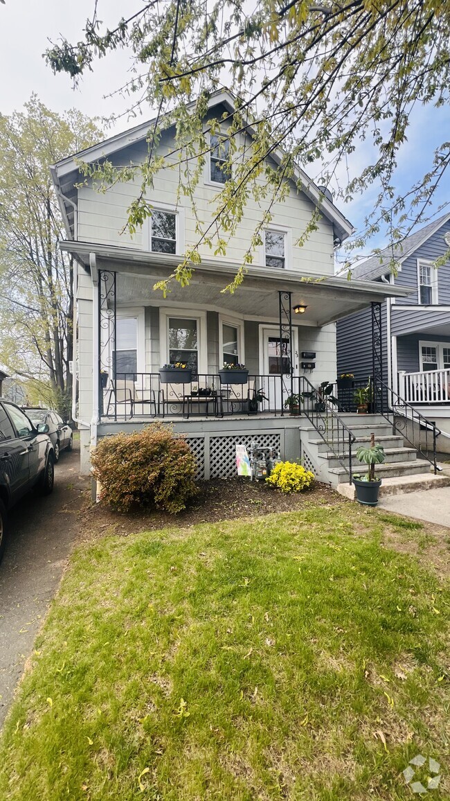 Building Photo - 23 Woodlawn Ave Unit 2 Rental