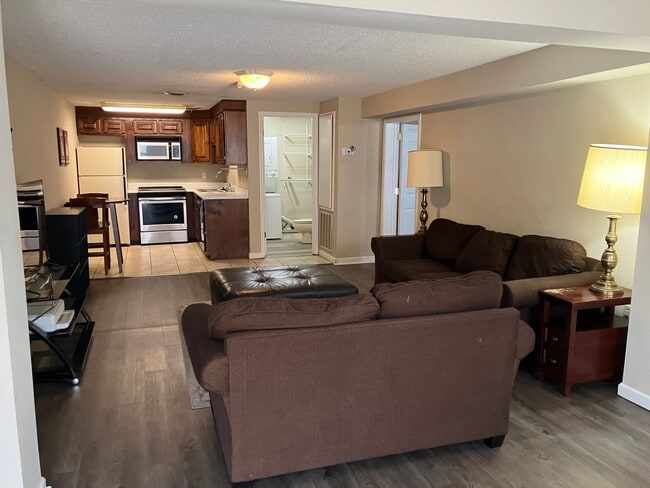 Photo - 623 N Gloster St