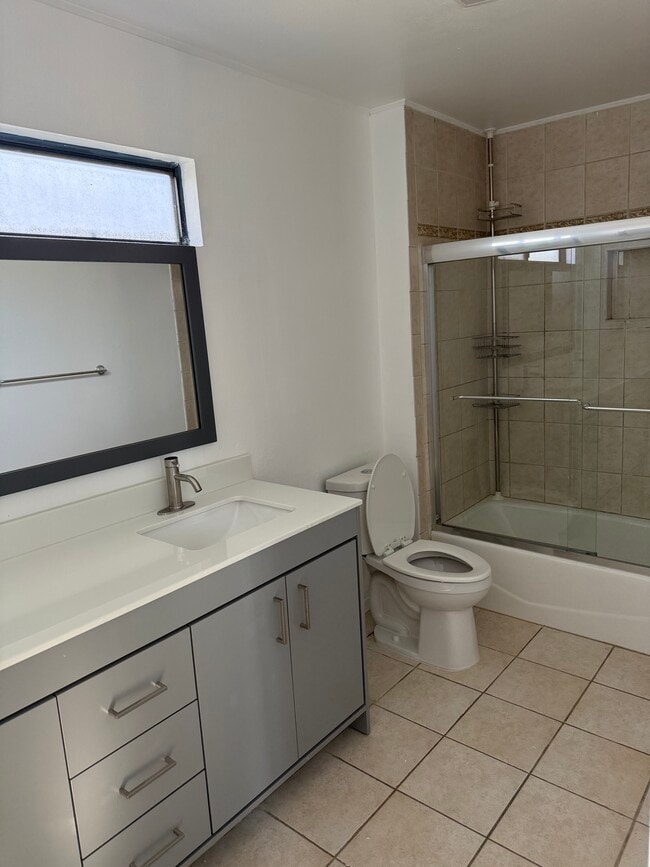 Photo - 4500 Whitsett Ave Unit 6