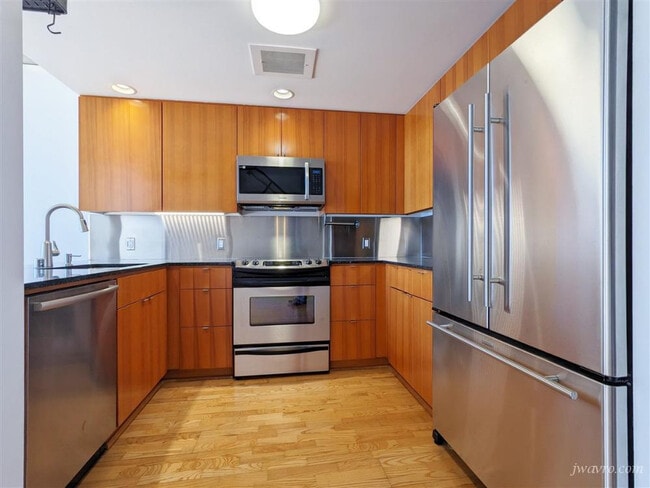 Photo - 77 Dow Pl Unit 908