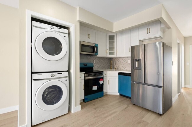 Photo - 458 Decatur St