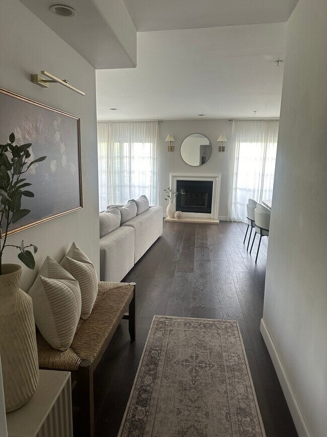 Photo - 1817 Selby Ave Unit #203