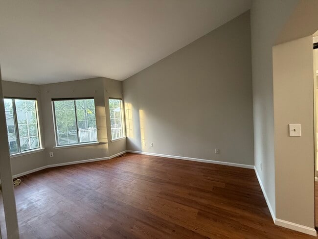 Building Photo - 51 Crestmont Rd Rental