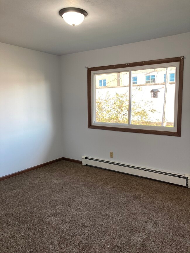 Building Photo - 318 E Brown St Unit 3 Rental