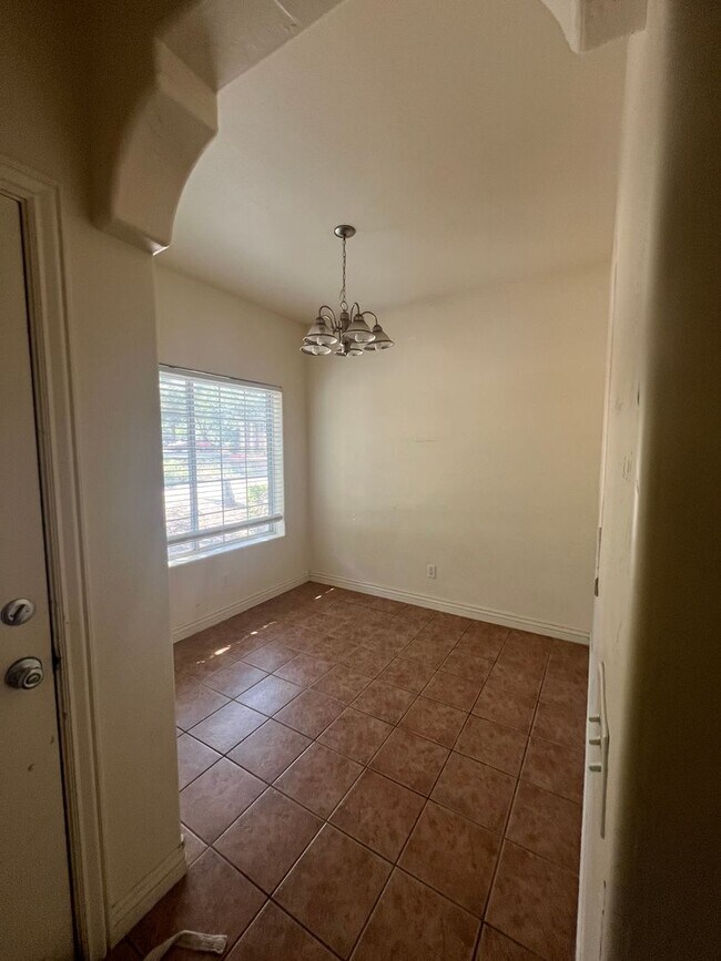 3 Bedroom+Loft with 2 car garage! Sinclair... Condo for Rent in