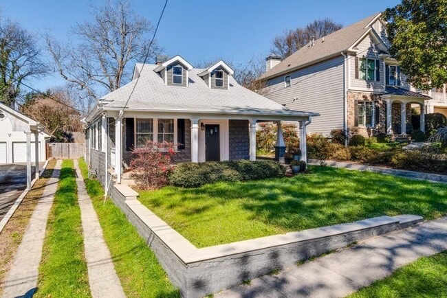 Photo - 1120 Standard Dr NE